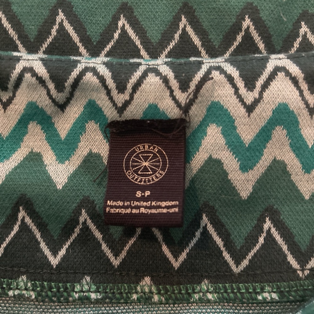 Chevron Patterned Mini Skirt - Picture 3 of 3